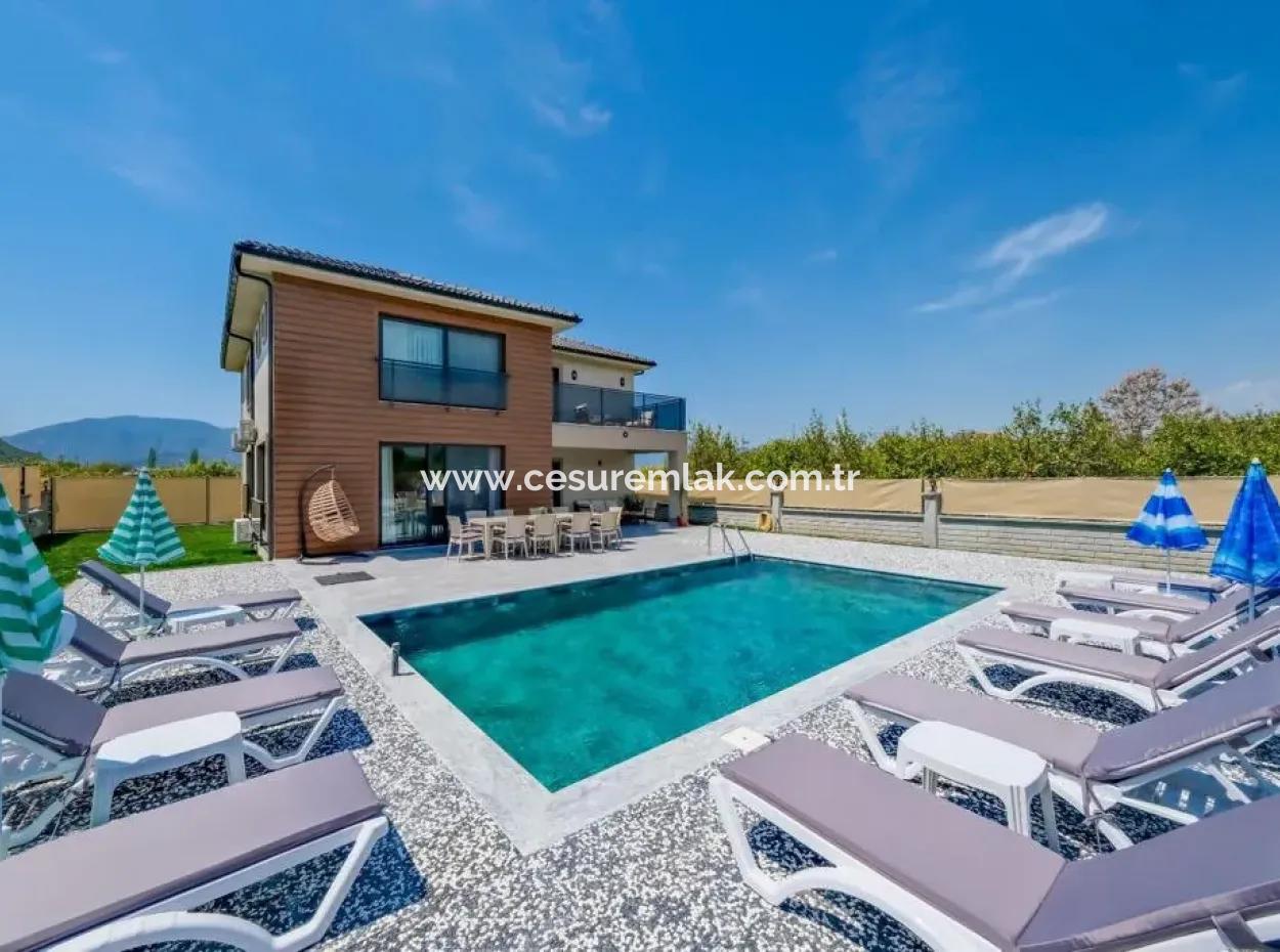 Zu Verkaufen 1030M2 Grundstück Innen 5 1 Villa Mit Deluxe-Pool Von Cesur Emlak Ref.code:6389