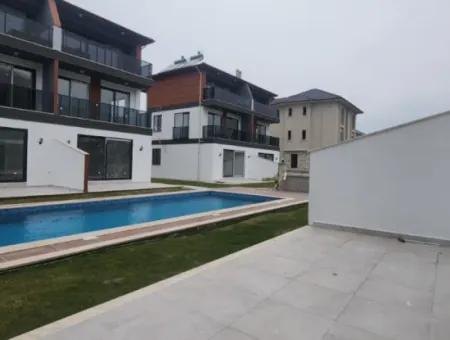4 1Pool Triplex Villa For Sale In Altintas From Cesur Real Estate
