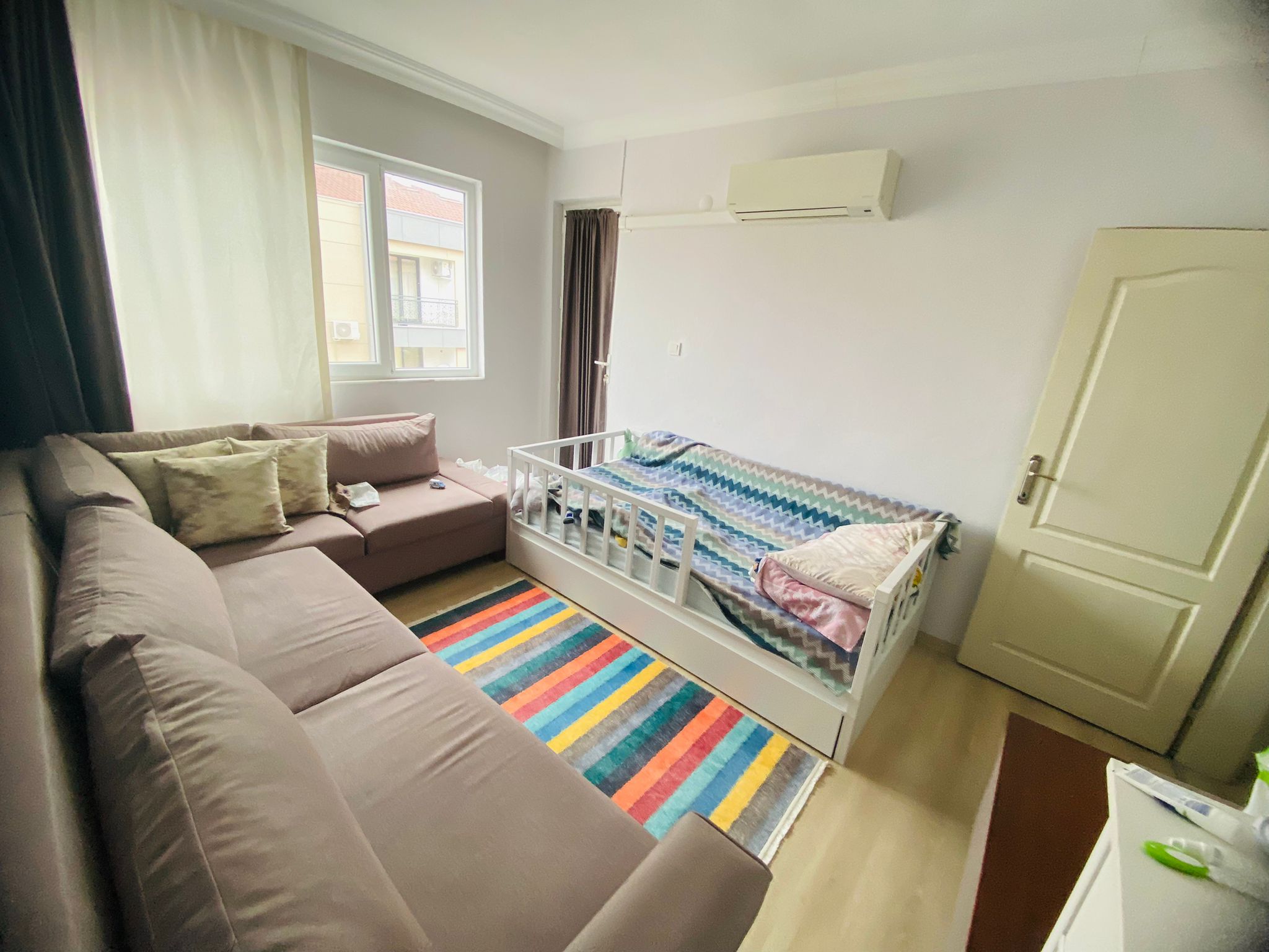 Cesur Emlak'tan Satılık Merkez de 3+1 Bakımlı Daire