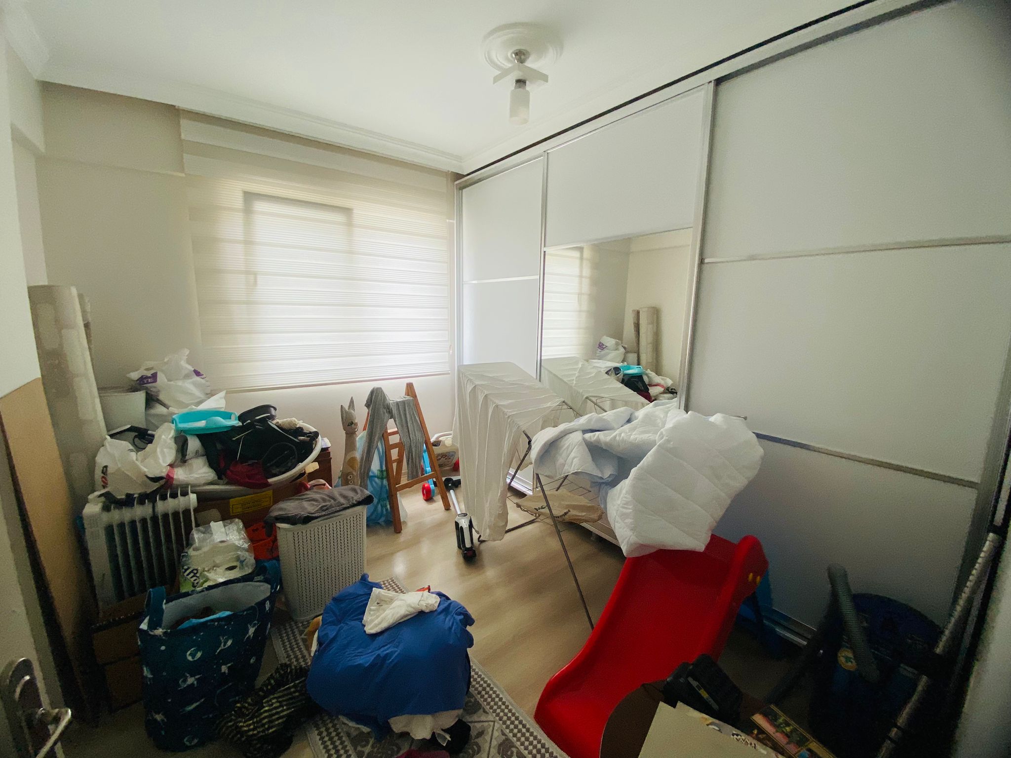 Cesur Emlak'tan Satılık Merkez de 3+1 Bakımlı Daire
