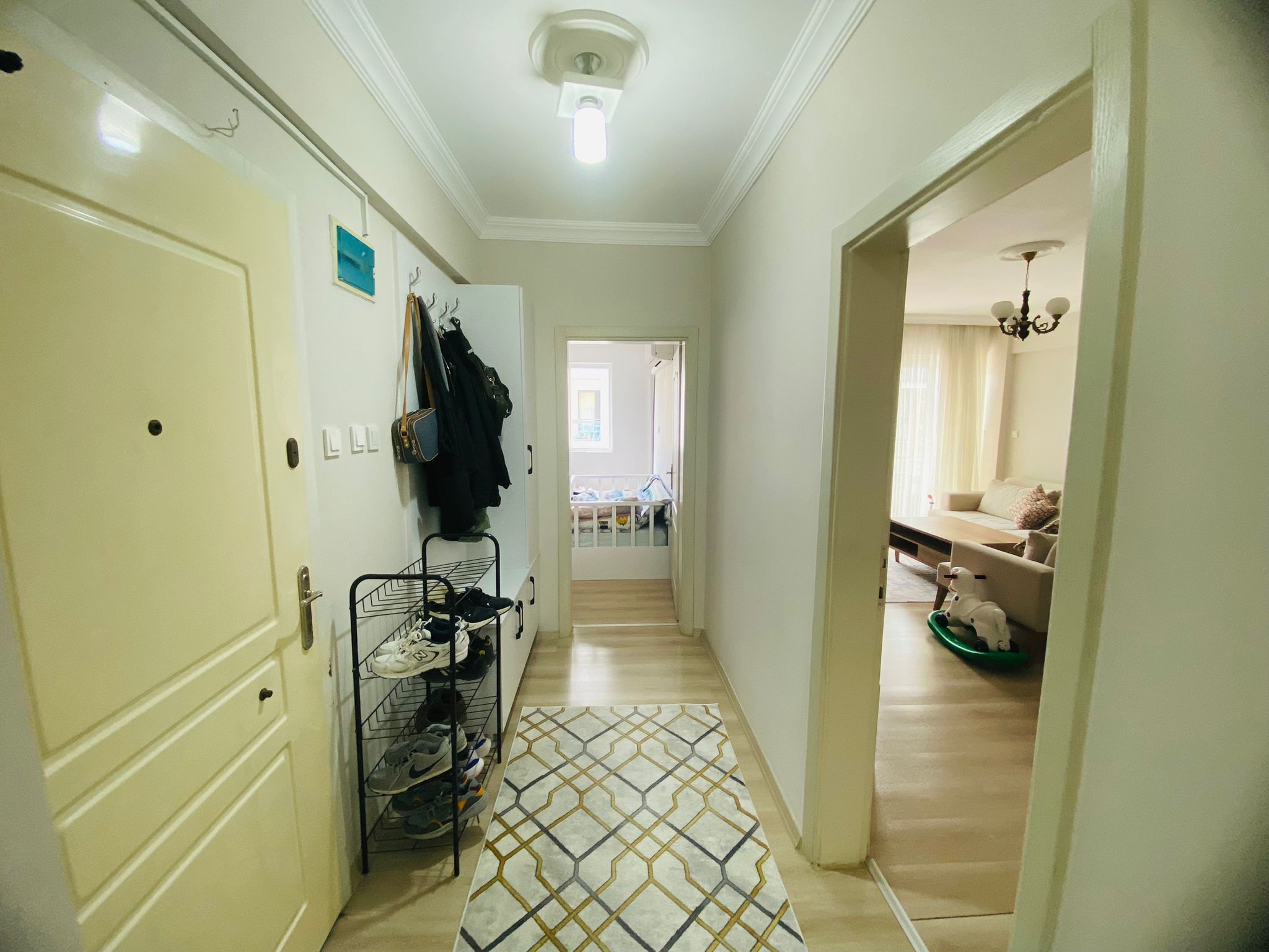 Cesur Emlak'tan Satılık Merkez de 3+1 Bakımlı Daire