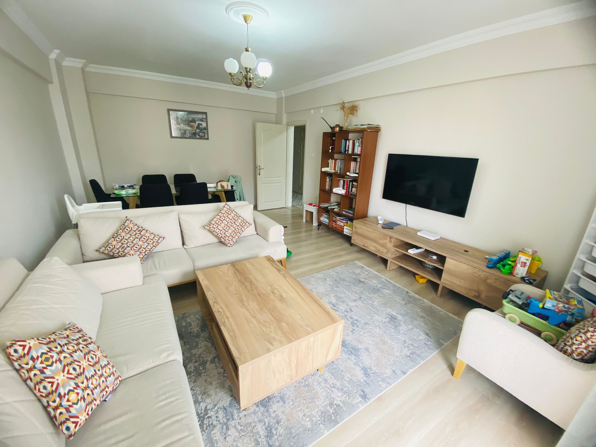 Cesur Emlak'tan Satılık Merkez de 3+1 Bakımlı Daire