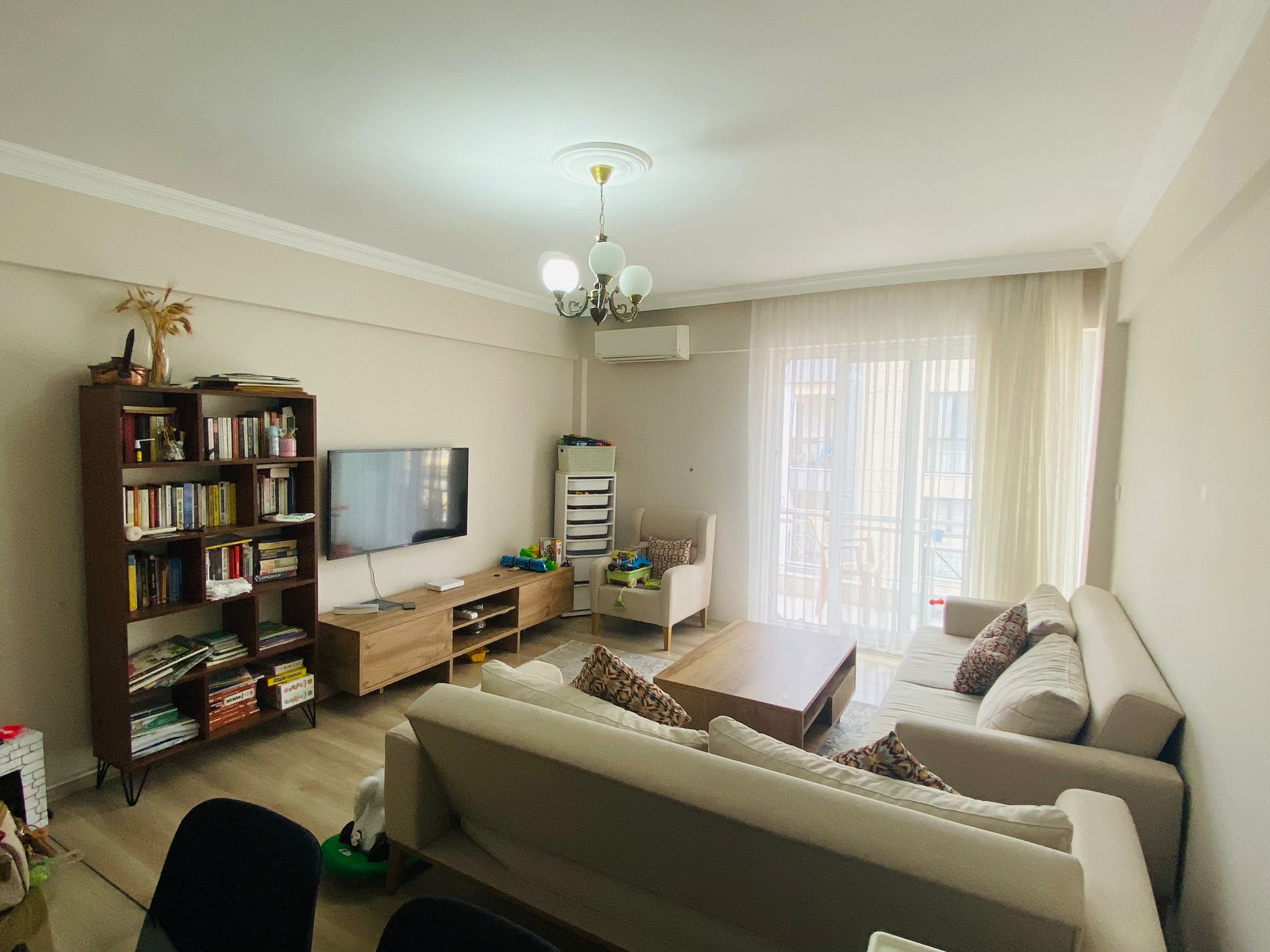 Cesur Emlak'tan Satılık Merkez de 3+1 Bakımlı Daire