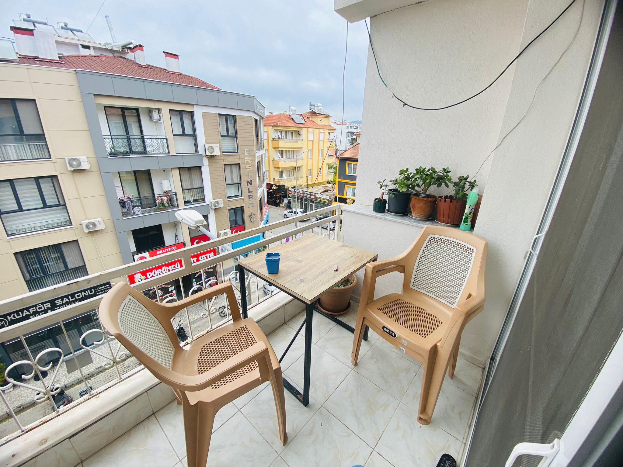 Cesur Emlak'tan Satılık Merkez de 3+1 Bakımlı Daire
