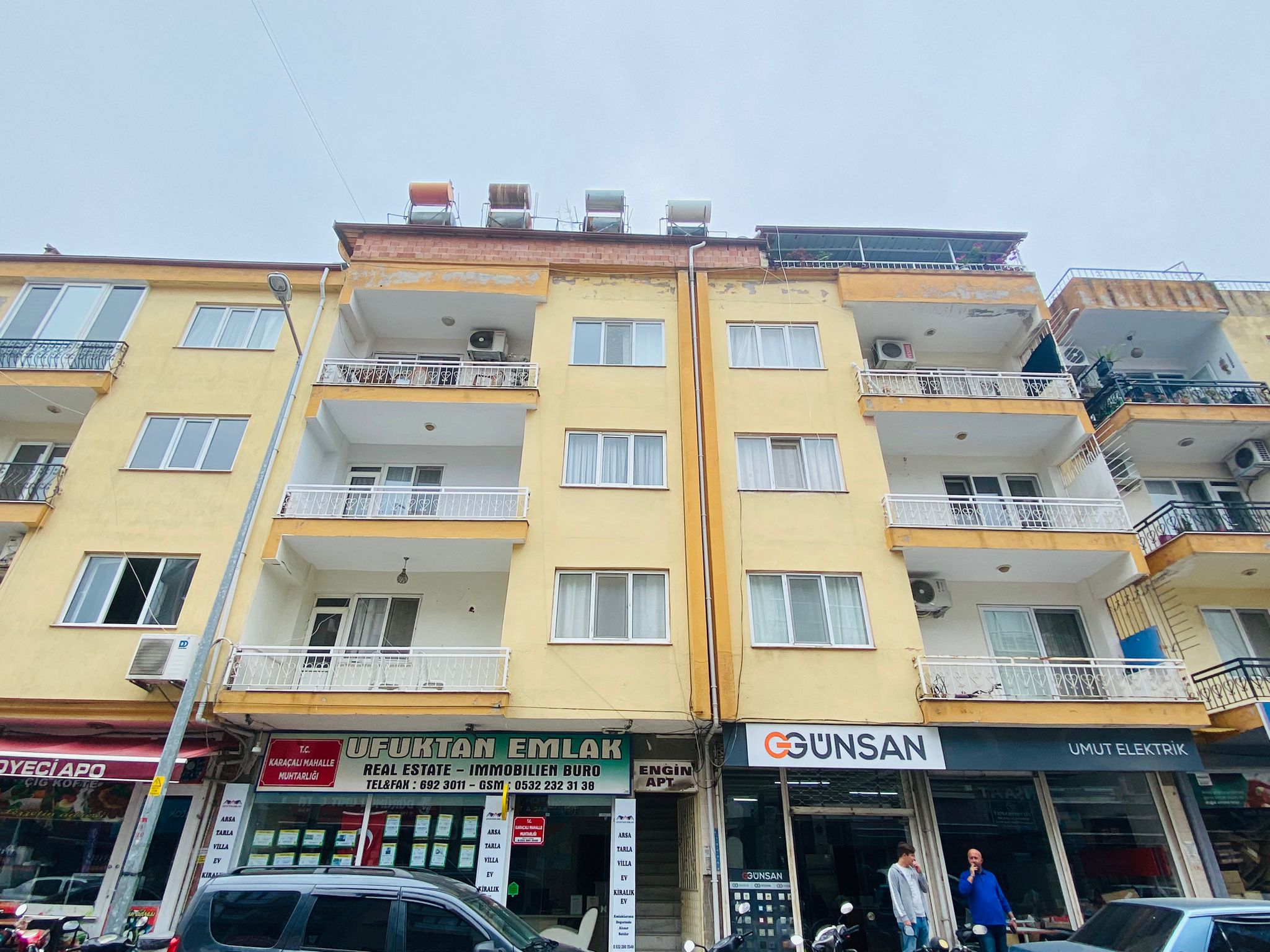 Cesur Emlak'tan Satılık Merkez de 3+1 Bakımlı Daire