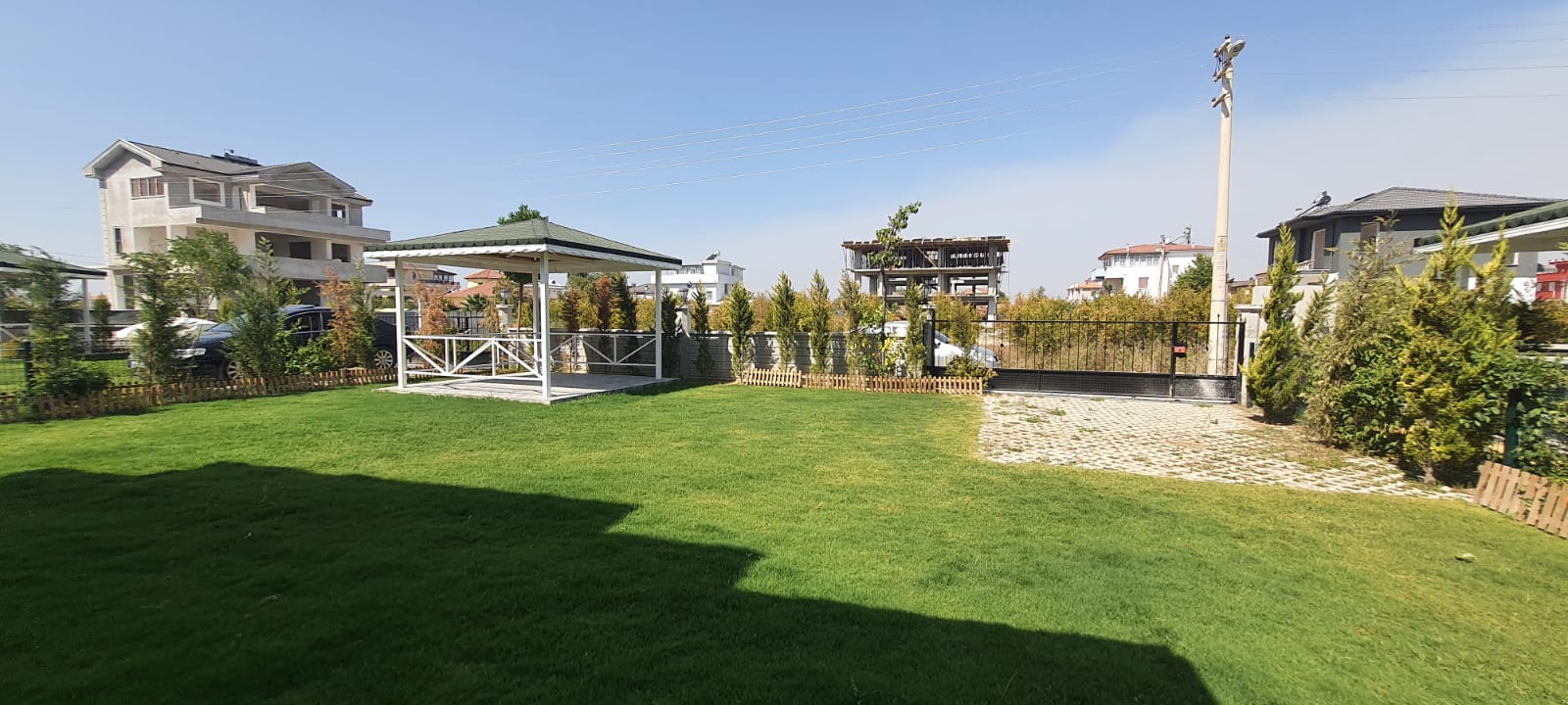 Cesur Emlak'tan Satılık 405m2 Arsalı Havuzsuz Dublex Müstakil Villa Ref.Kodu:4107