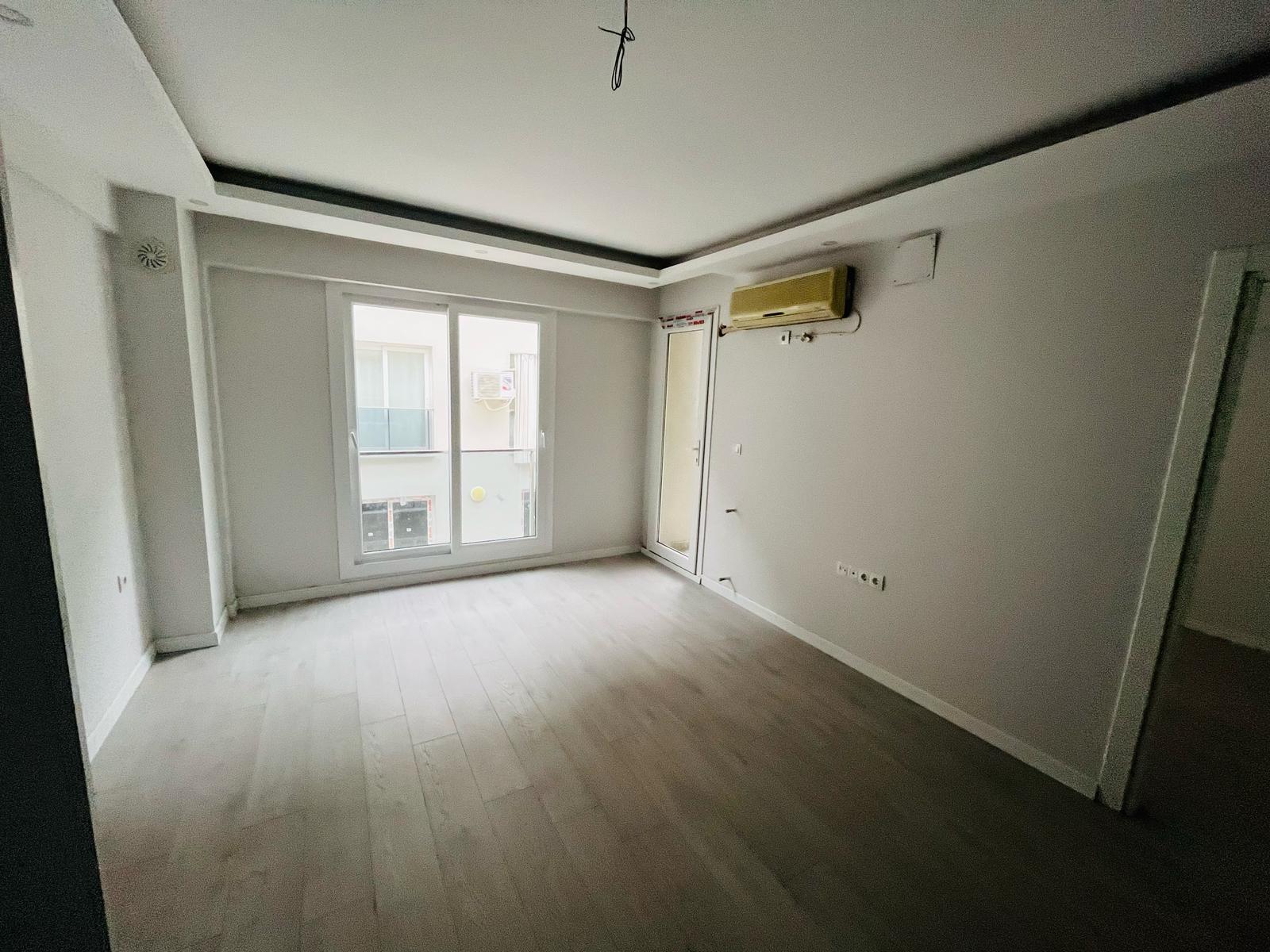 Cesur Emlak'tan Satılık 1+1 Asansörlü Daire Ref.Kodu:6761