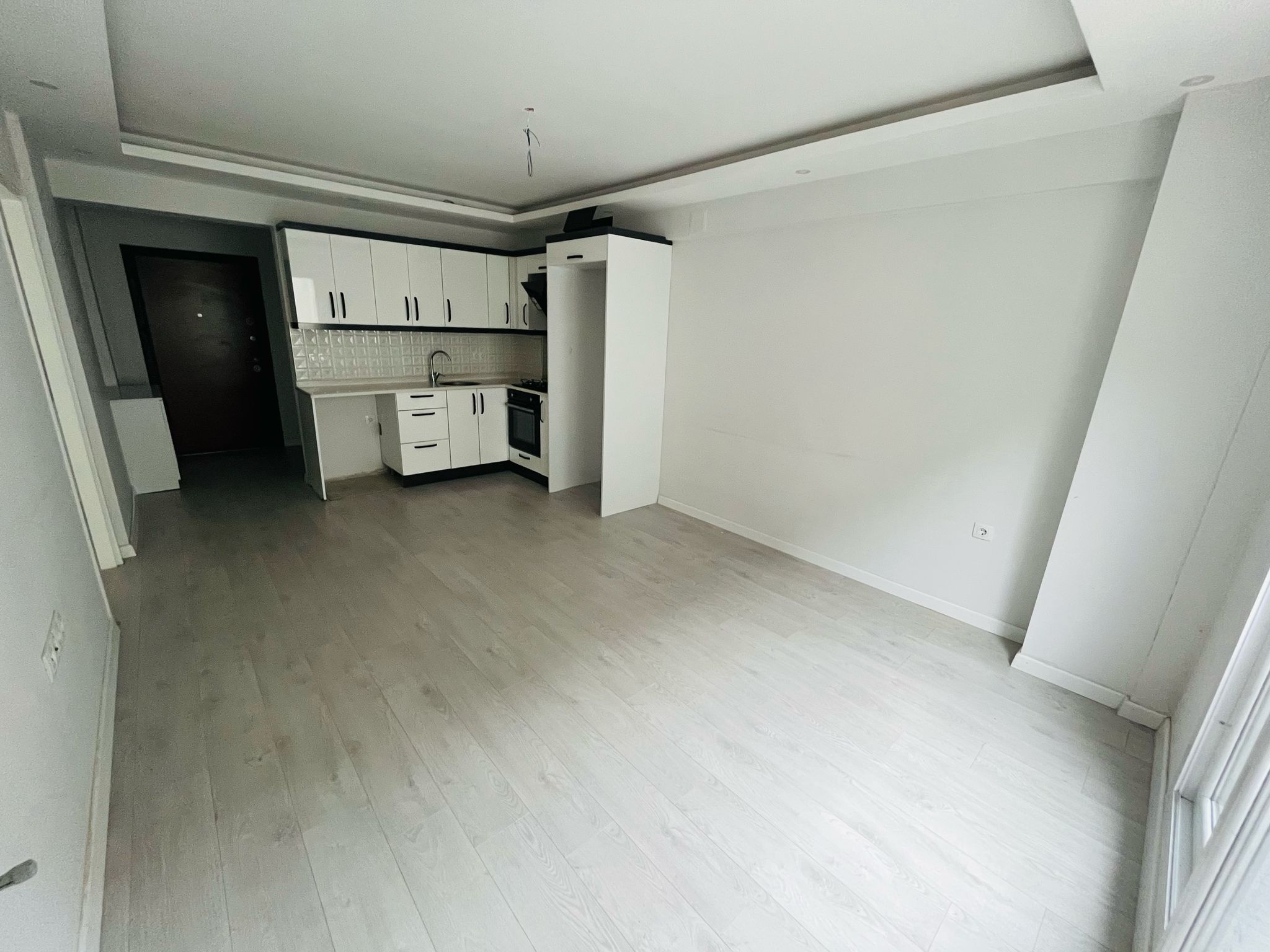 Cesur Emlak'tan Satılık 1+1 Asansörlü Daire Ref.Kodu:6761