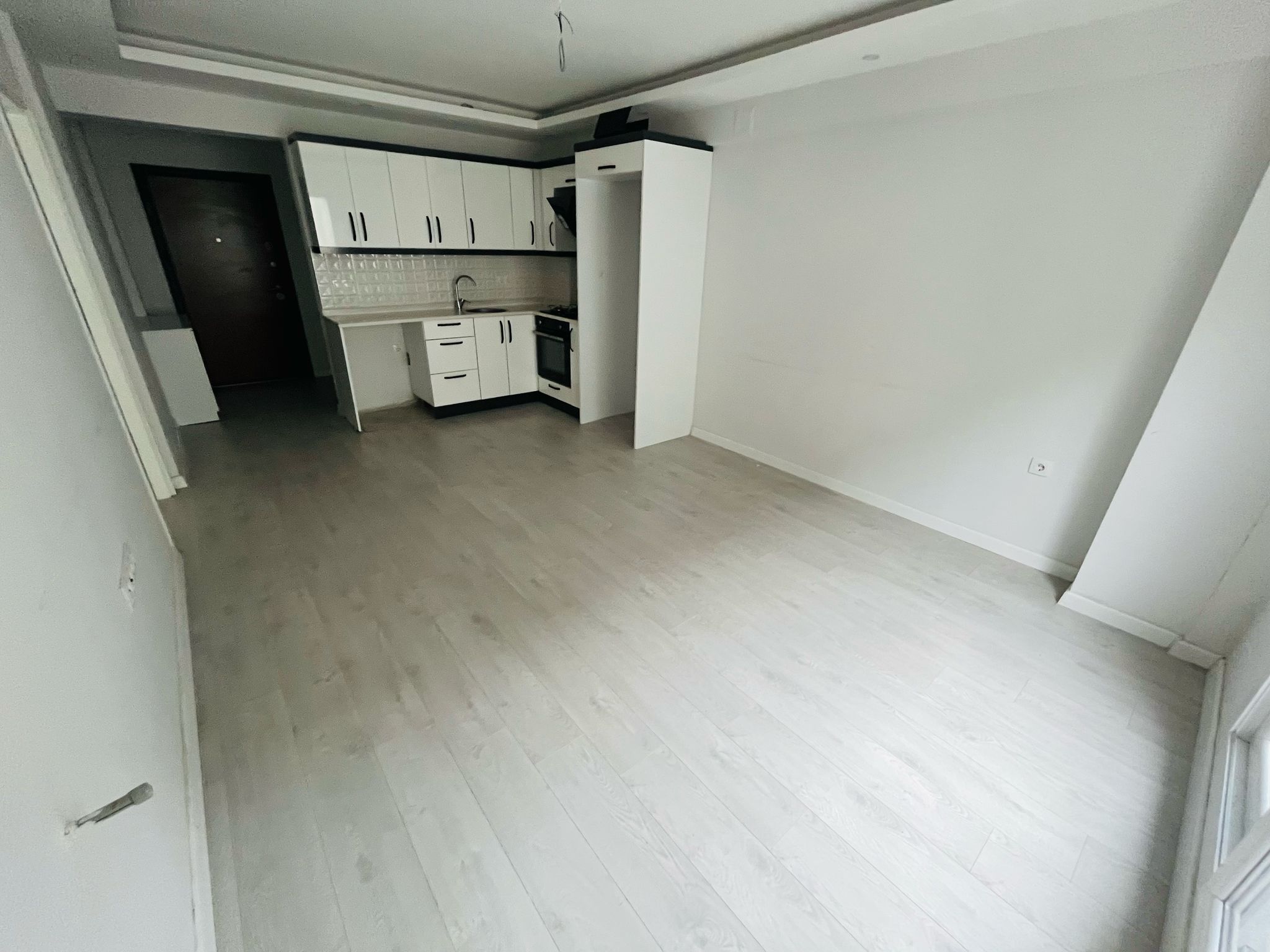 Cesur Emlak'tan Satılık 1+1 Asansörlü Daire Ref.Kodu:6761