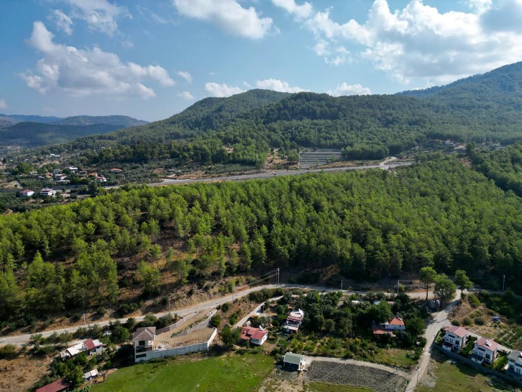 Cesur Emlak'tan Satılık 610m2 Güney ve Kuzey Cepheli Arsa Ref.Kodu:GDK936