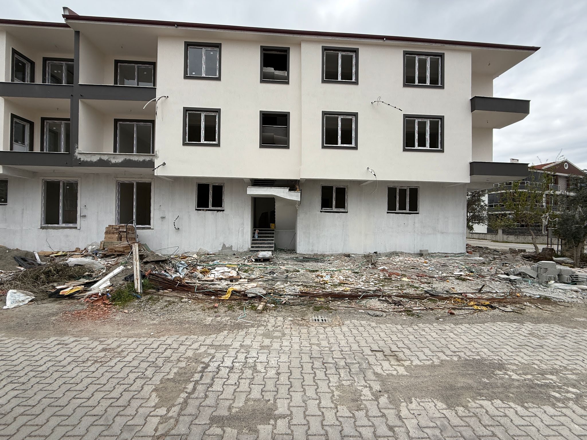 Cesur Emlak'tan Karaçalı'da Satılık 1+1 Deniş Daire RefKodu:7159