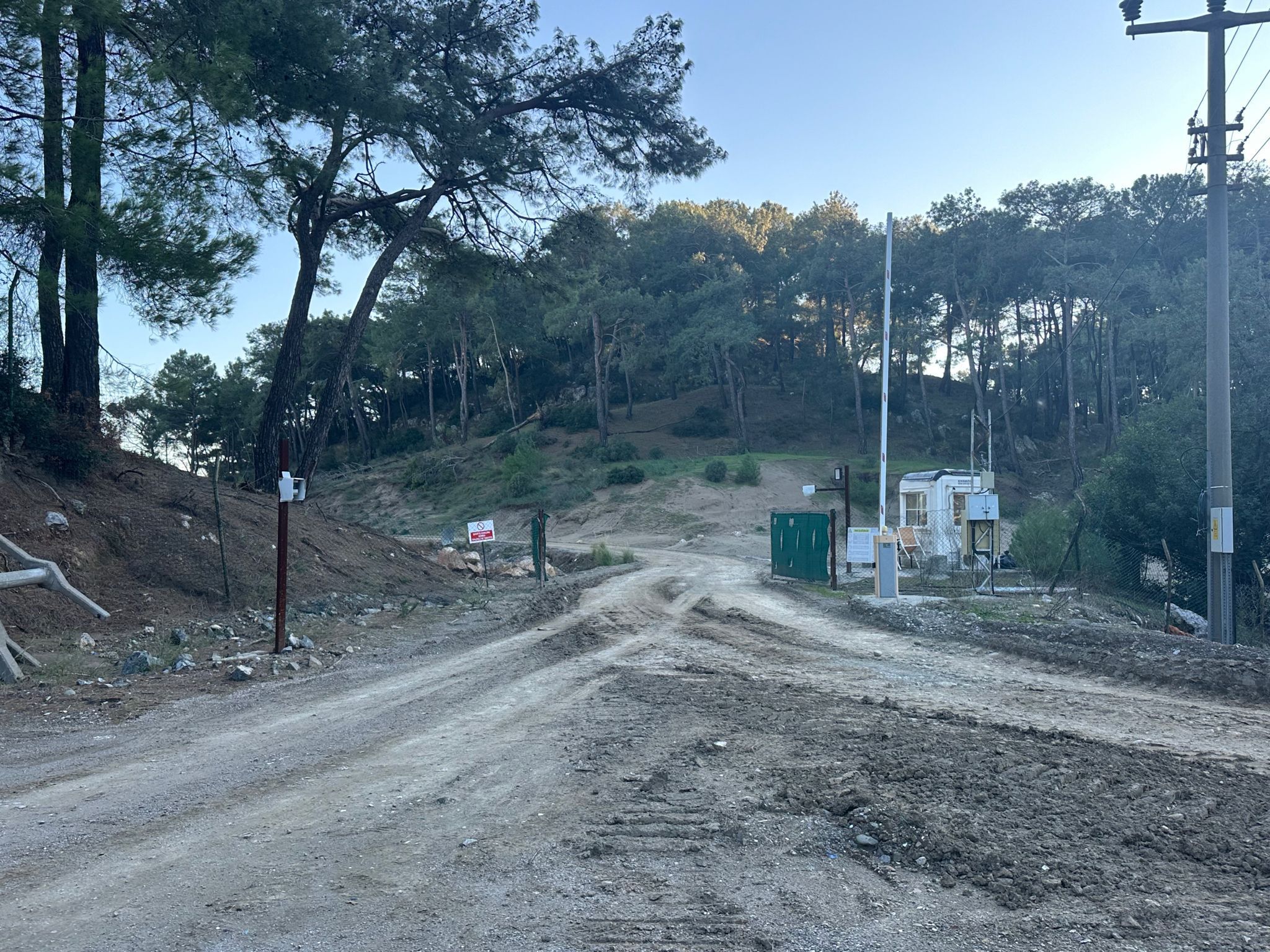 Cesur Emlak'tan Satılık 505m2  Sarıgerme'de Arsa Ref.Kodu:KAE