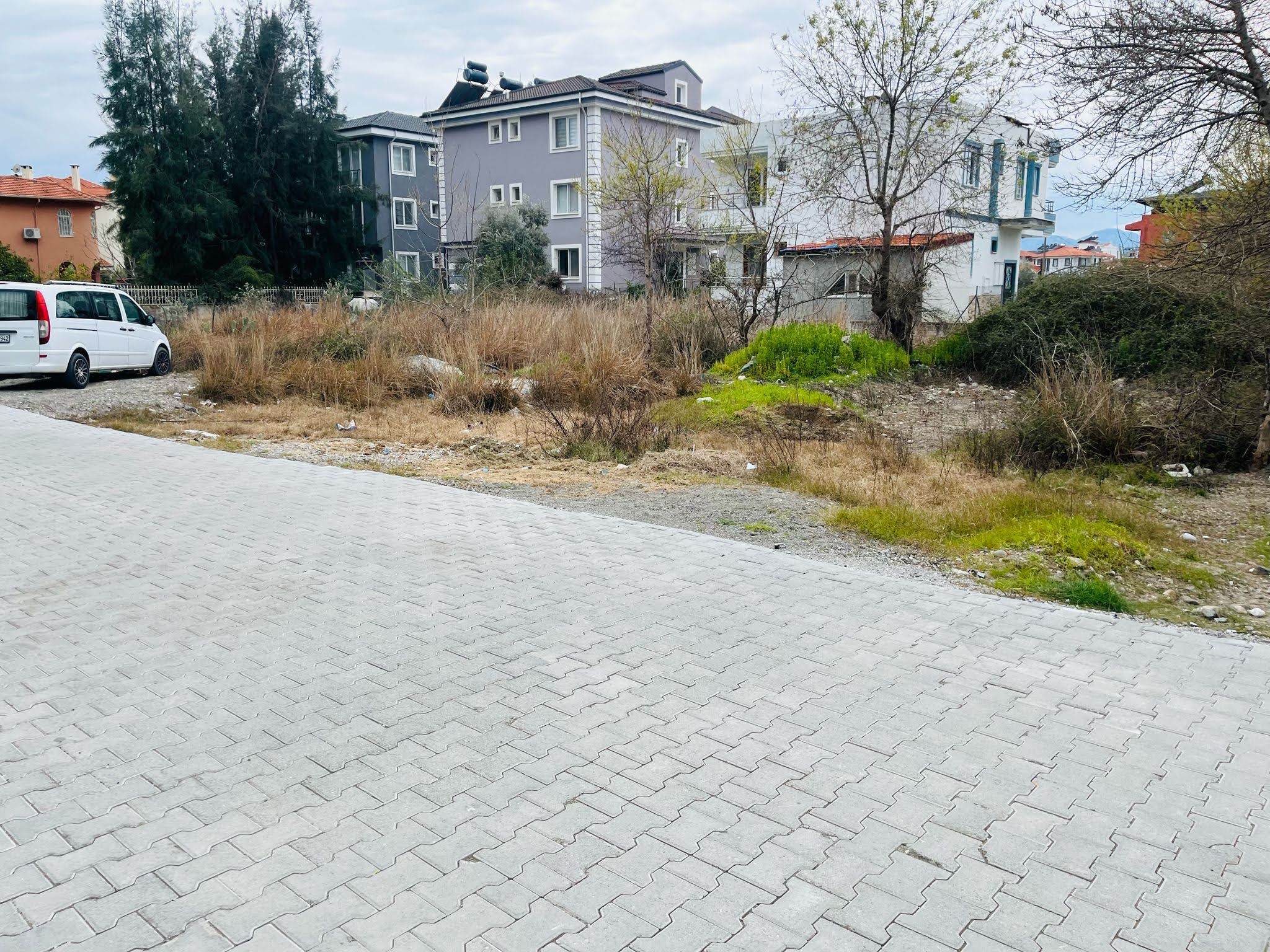 Cesur Emlak'tan Satılık Doğu Cepheli 355m2 Arsa