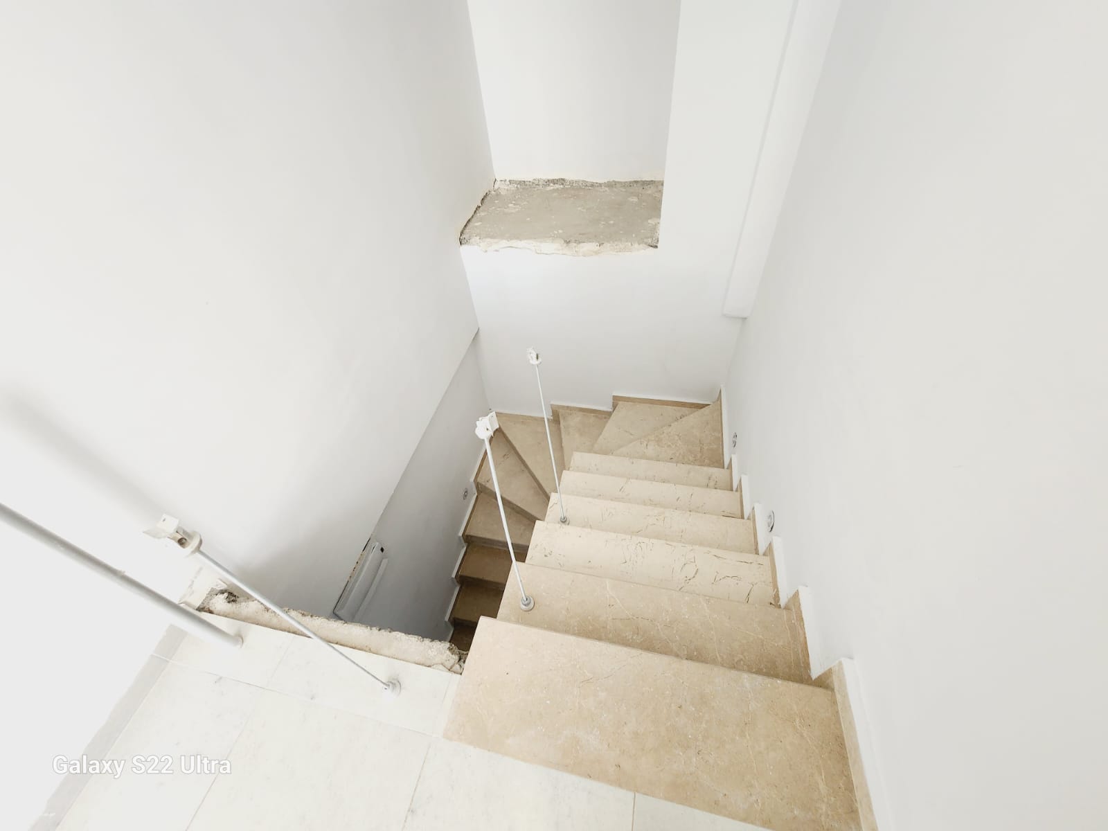 Cesur Emlak'tn Kiralık Boş 4+1 200m2 Kullanımlı Çatı Dublex Daire
