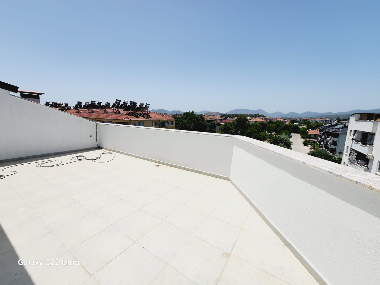 Cesur Emlak'tn Kiralık Boş 4+1 200m2 Kullanımlı Çatı Dublex Daire