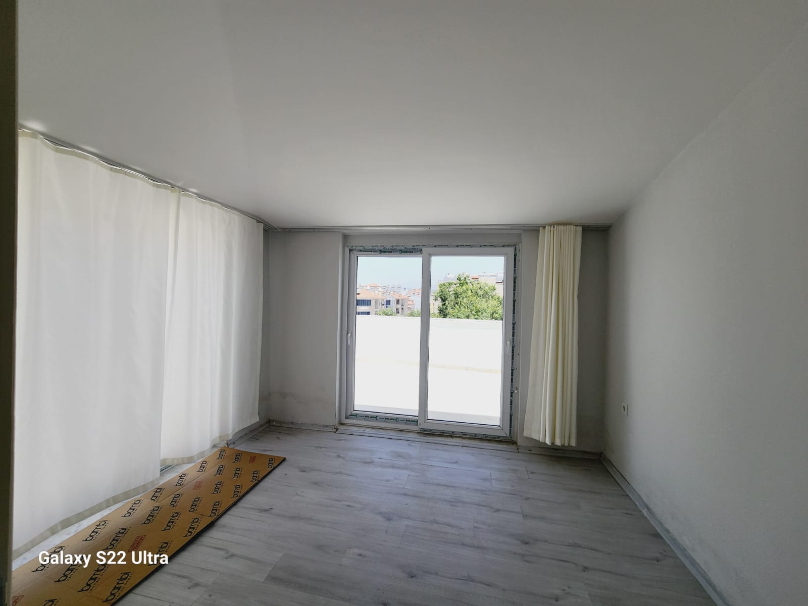 Cesur Emlak'tn Kiralık Boş 4+1 200m2 Kullanımlı Çatı Dublex Daire