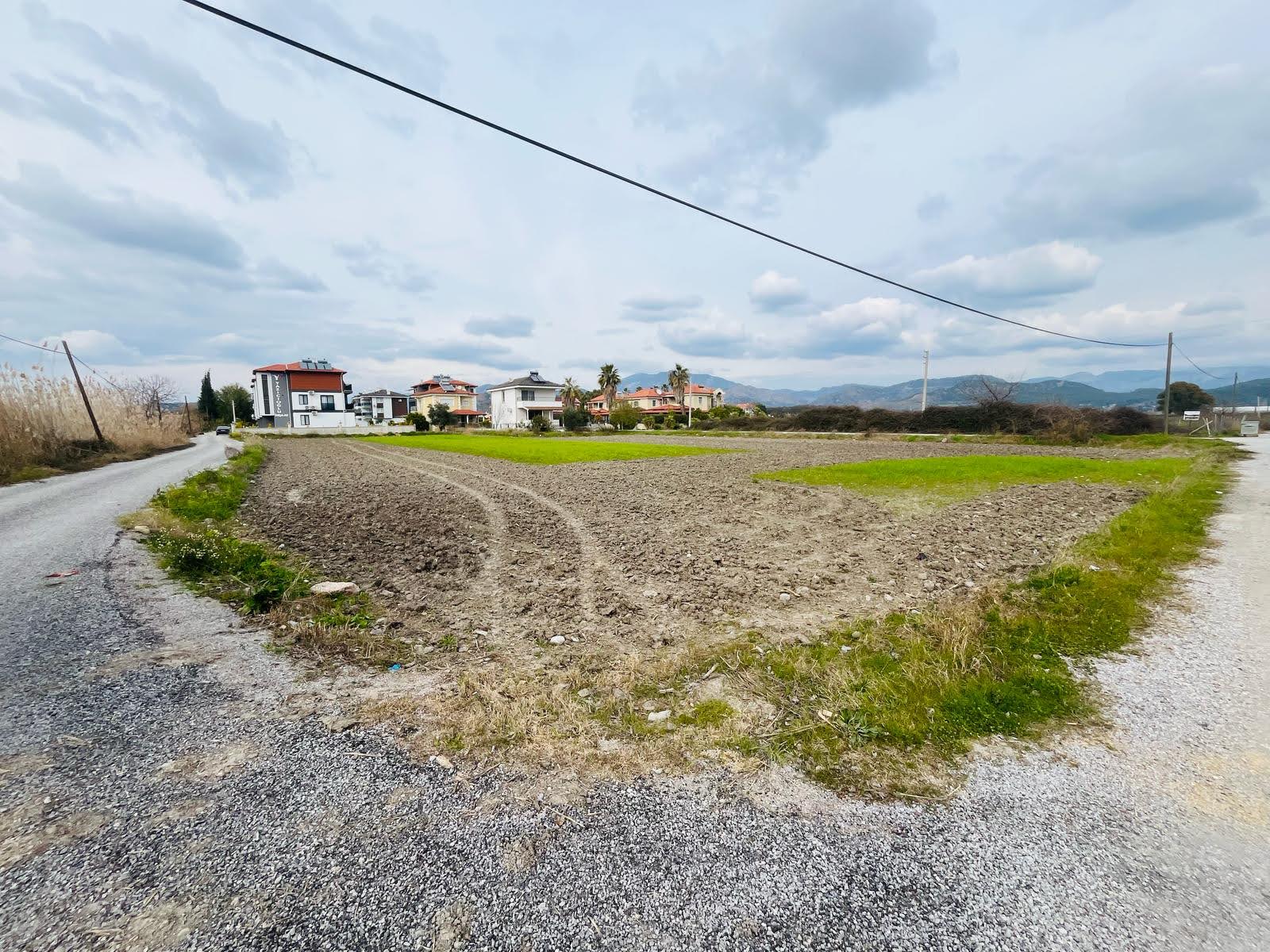 Cesur Emlak'tan Altıntaş Mevkii 304m2 Arsa Ref.Kodu:DMA1237