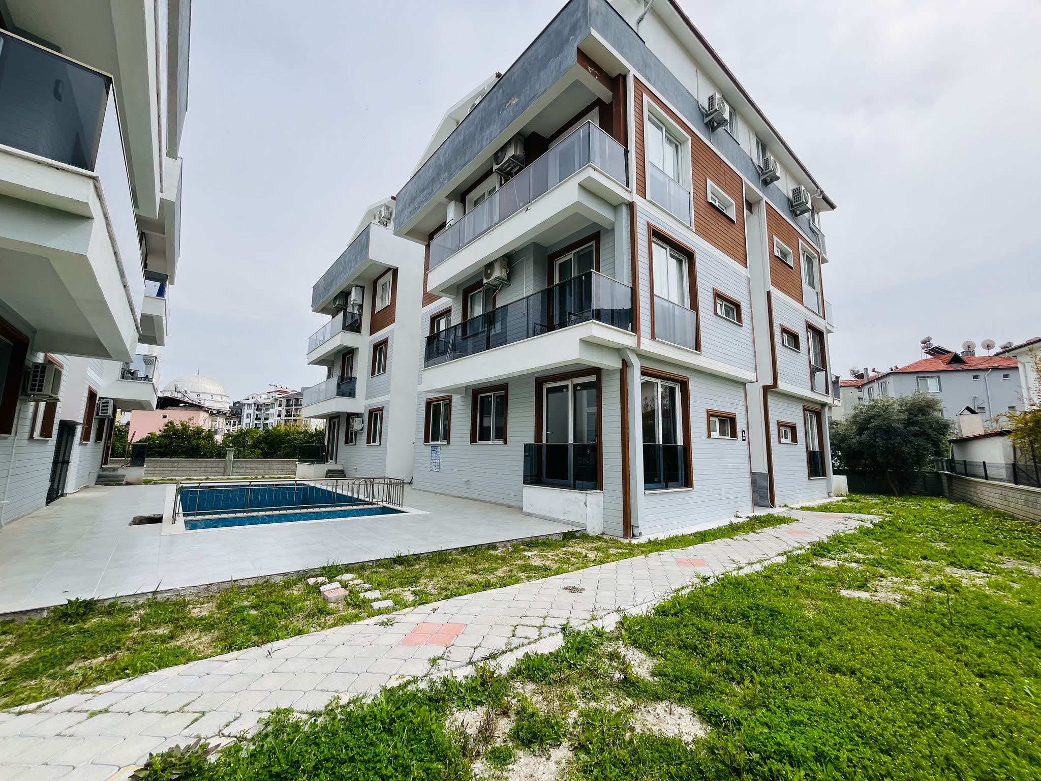 Havuzlu Sitede Kiralık 1+1 Boş Daire Ref.Kodu:7190