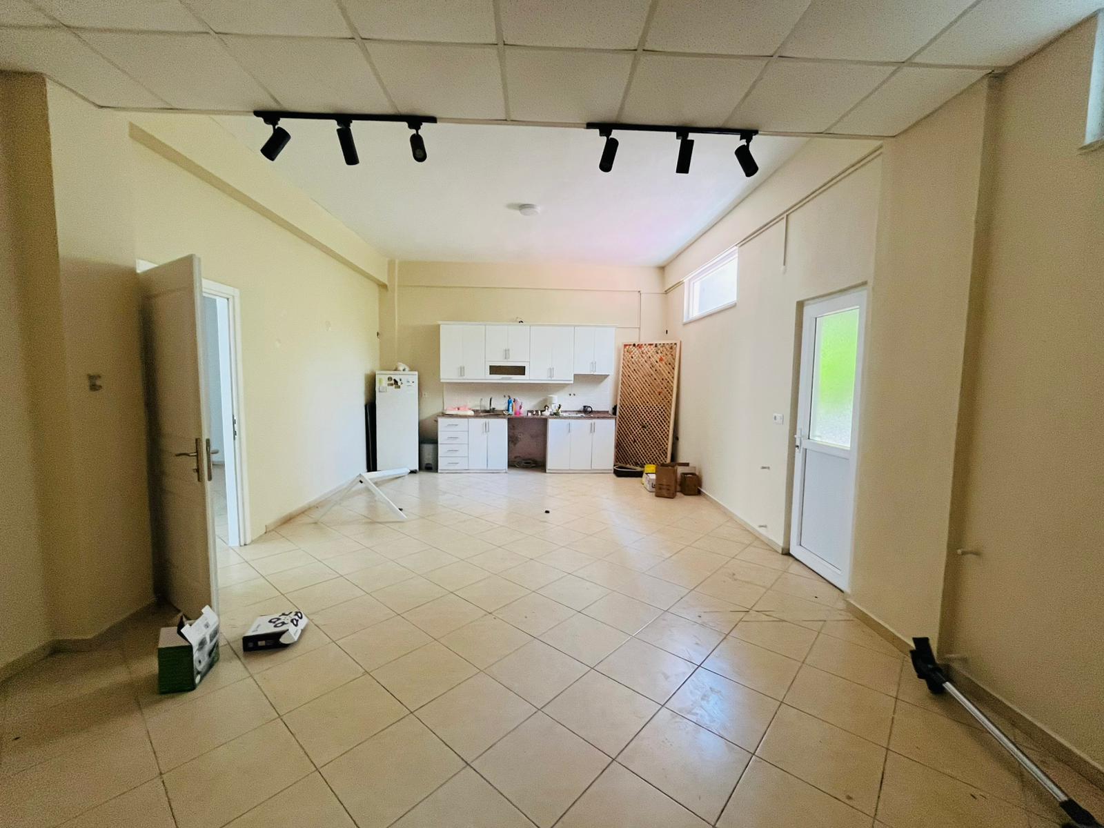 Merkez'de Kapalı Mutfaklı Kiralık Büyük Dükkan Ref.Kodu:7266