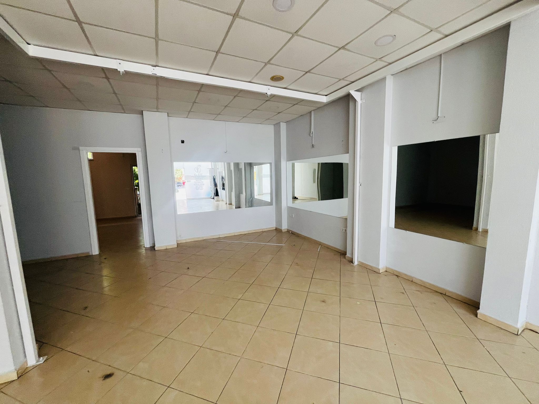 Merkez'de Kapalı Mutfaklı Kiralık Büyük Dükkan Ref.Kodu:7266