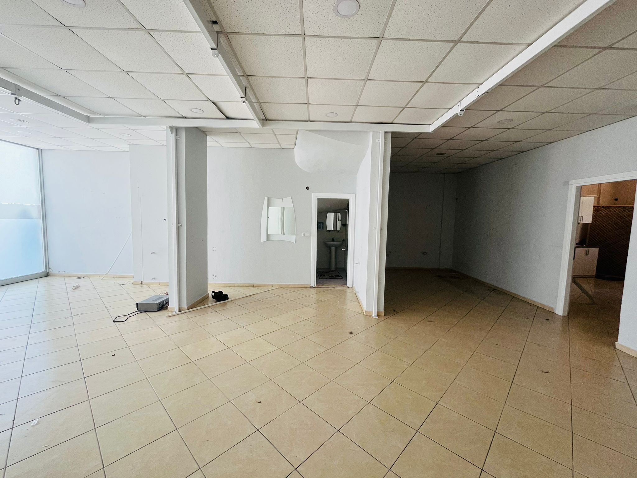 Merkez'de Kapalı Mutfaklı Kiralık Büyük Dükkan Ref.Kodu:7266