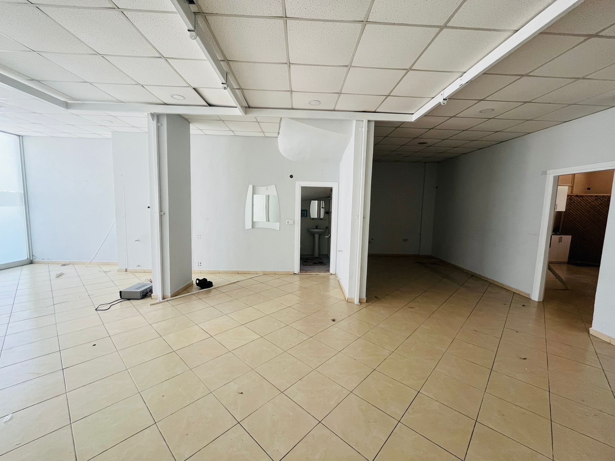 Merkez'de Kapalı Mutfaklı Kiralık Büyük Dükkan Ref.Kodu:7266