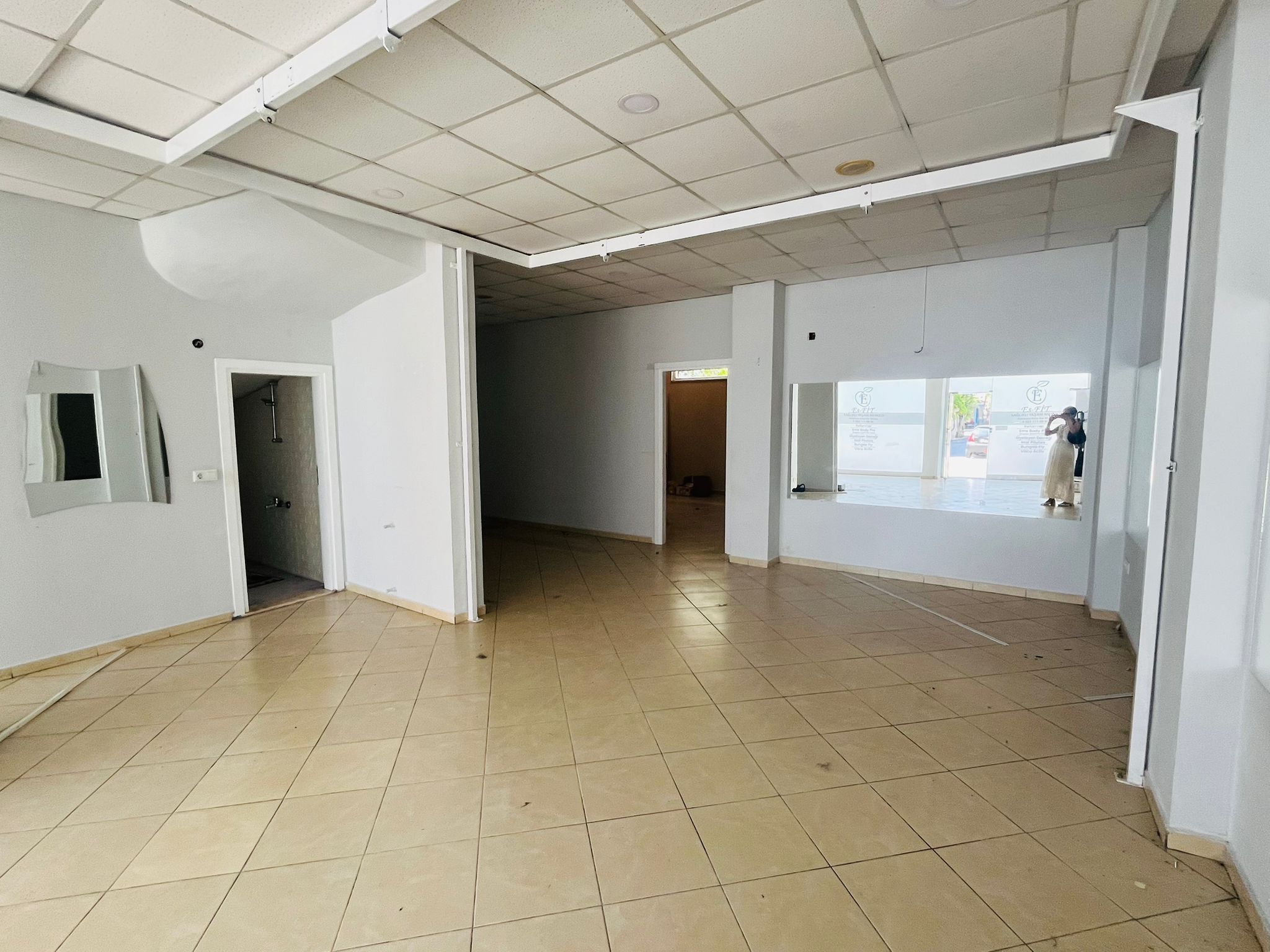Merkez'de Kapalı Mutfaklı Kiralık Büyük Dükkan Ref.Kodu:7266