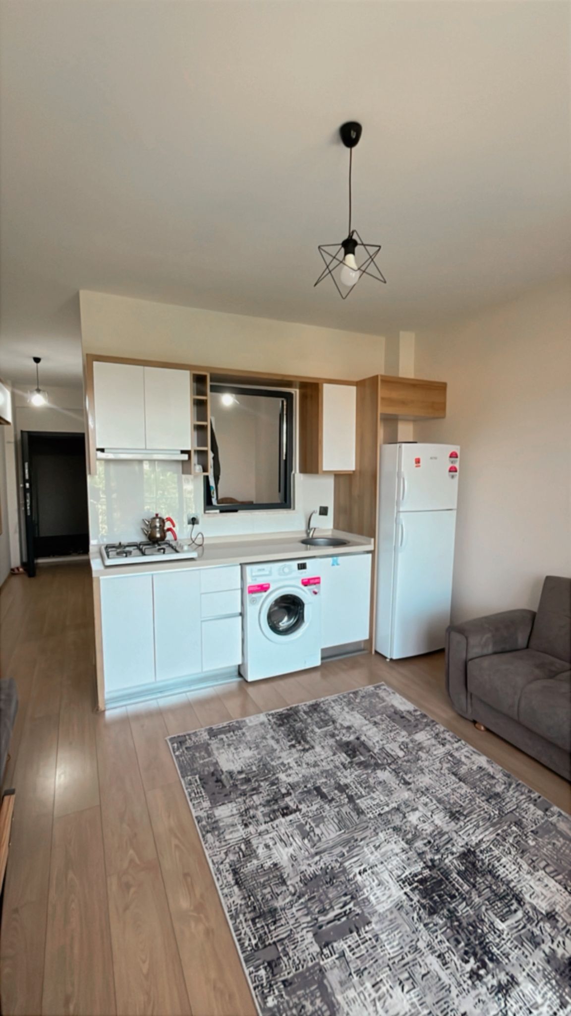 Cesur Emlak'tan Havuzlu Eşyalı Satılık 1+1 Daire Ref.Kodu:7241