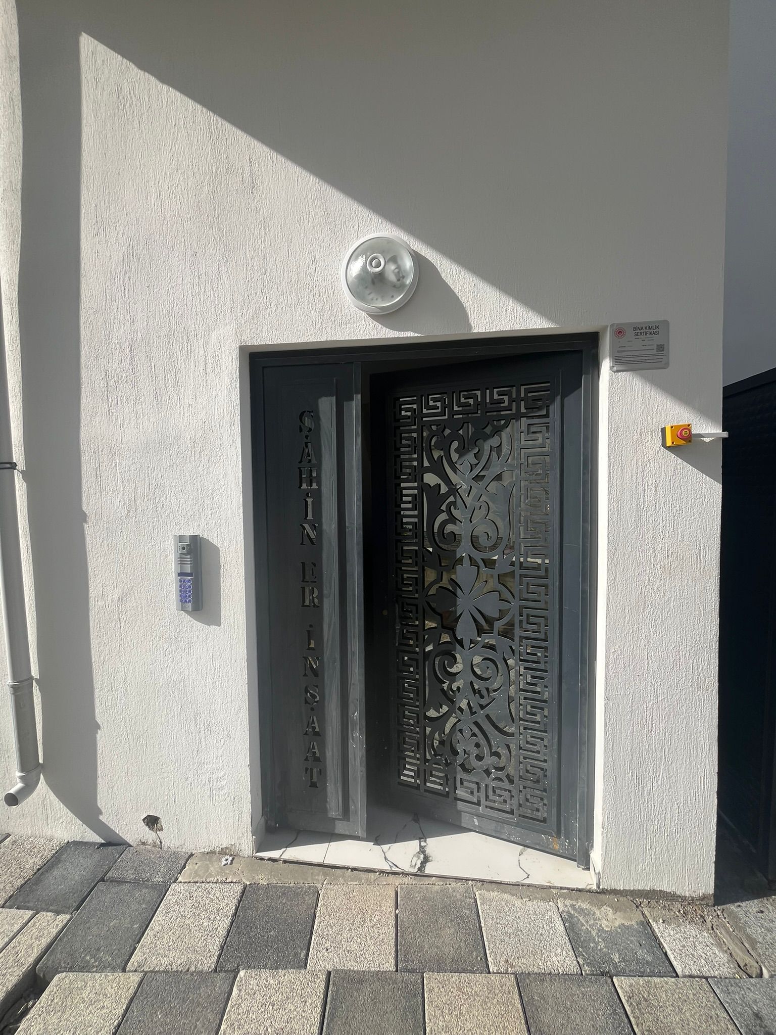 Dalaman Merkezde SATILIK 2+1 Aile Apartmanı Vestiyerli