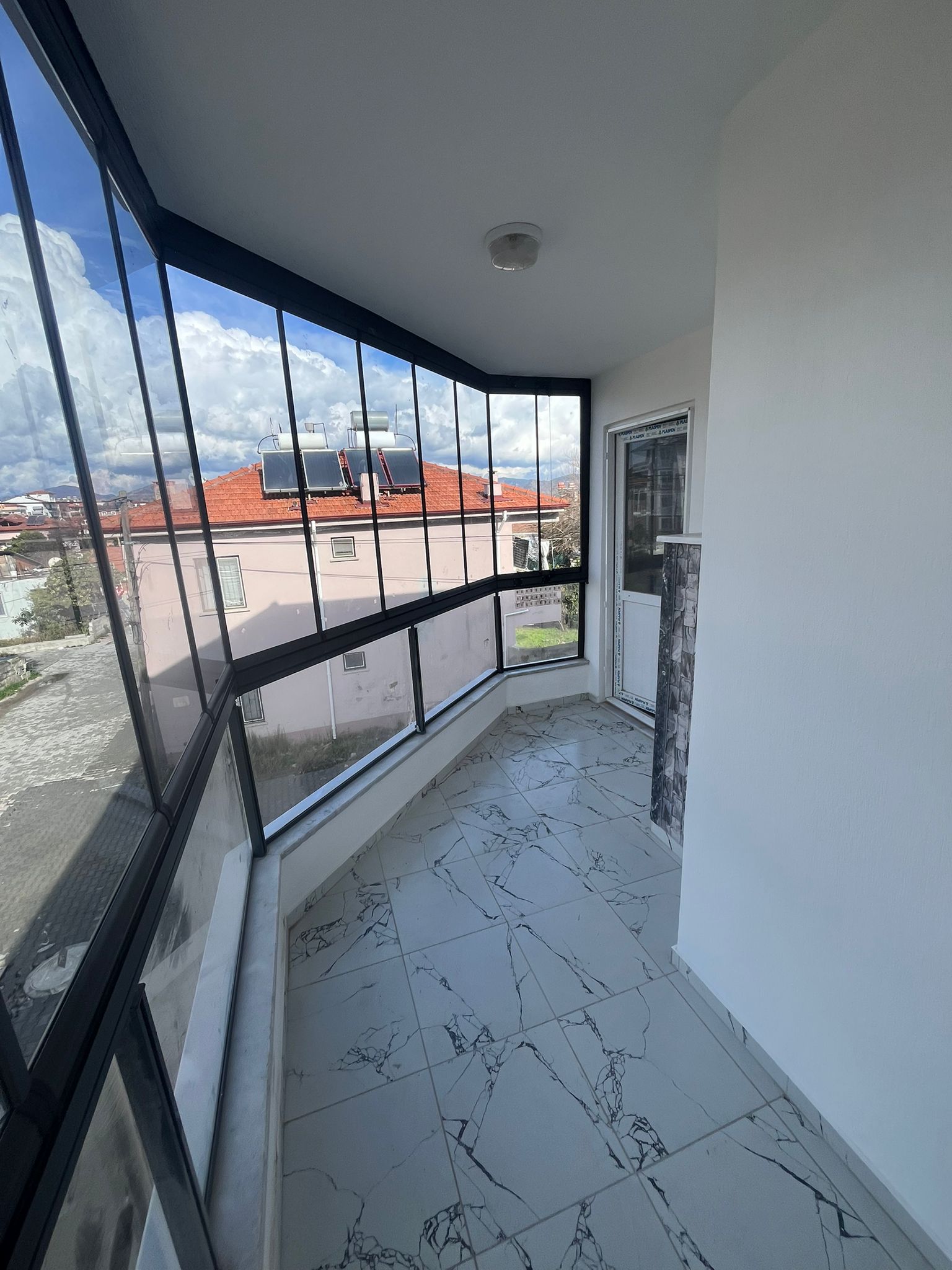 Dalaman Merkezde SATILIK 2+1 Aile Apartmanı Vestiyerli