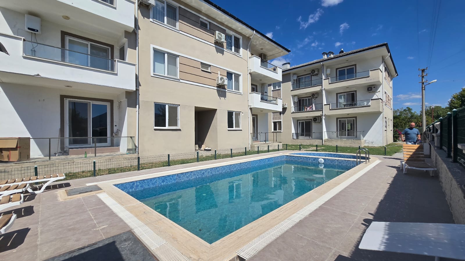 Kiralık 1+1 Daire – Dalaman Söğütlüyurt’ta Havuzlu Site İçinde!