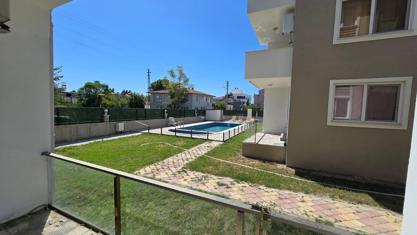 Kiralık 1+1 Daire – Dalaman Söğütlüyurt’ta Havuzlu Site İçinde!