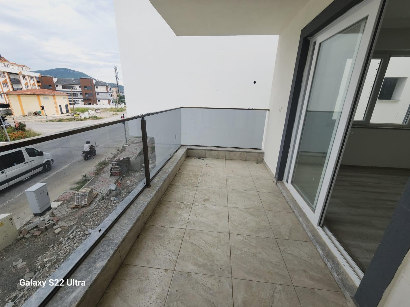 Dalaman Hürriyet Mahallesi Hastane Kavşağında – Komple Satılık Gelir Getiren Bina 