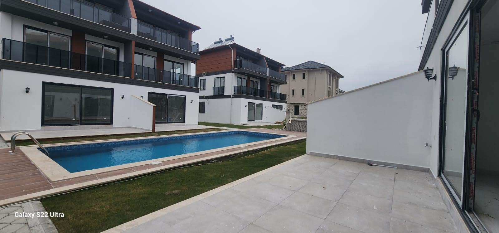 Dalaman’da Terasında Jakuzi Bulunan Lüks Triplex Villa – 4+1, Ortak Havuzlu