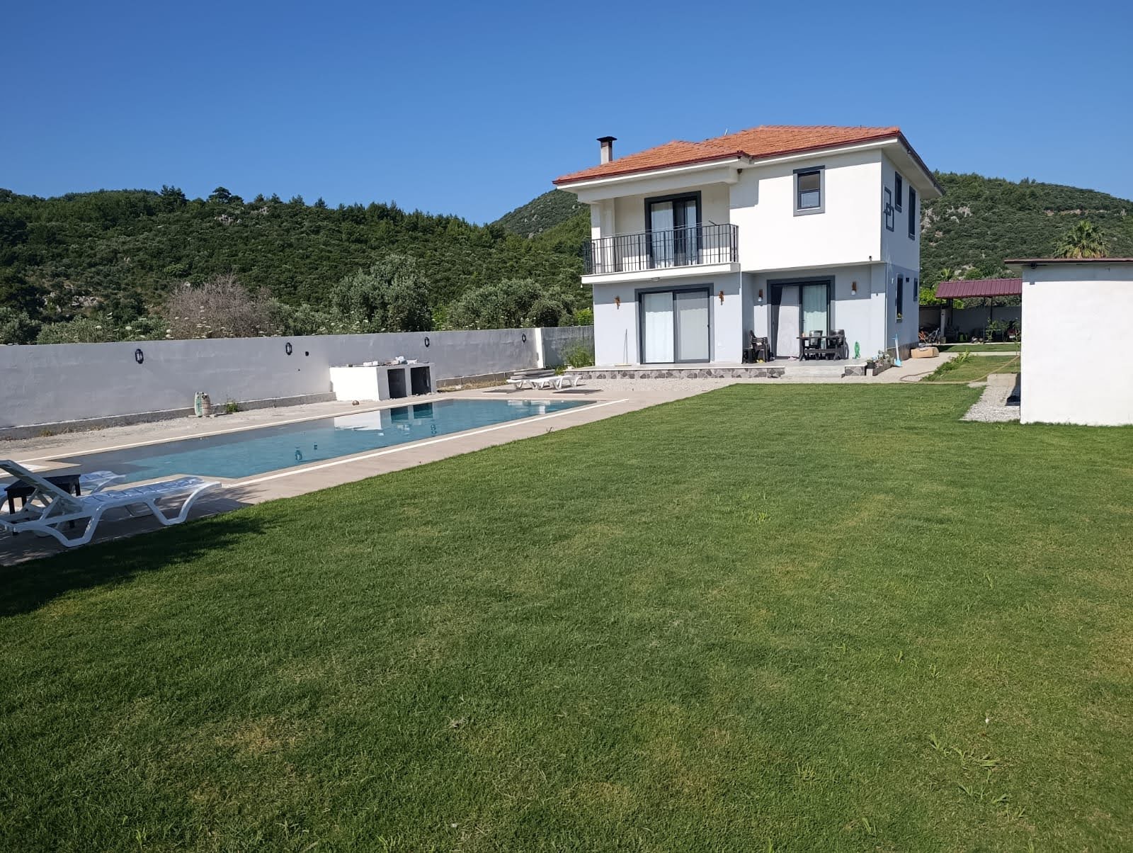1887m² Arsada, 250m² Kullanımlı Özel Havuzlu Satılık Villa – Ortaca Fevziye 