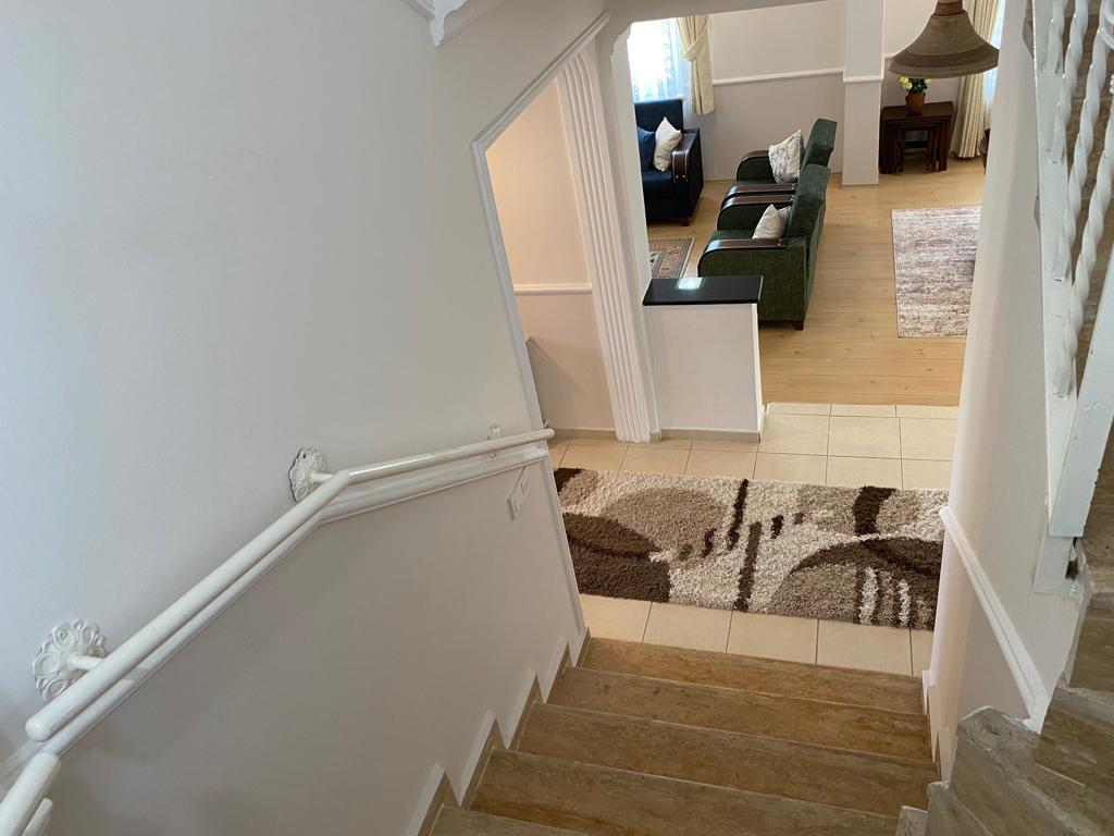 Karaçalı’da 414m² Arsada Müstakil Havuzlu 5+1 Lüks Triplex Villa 