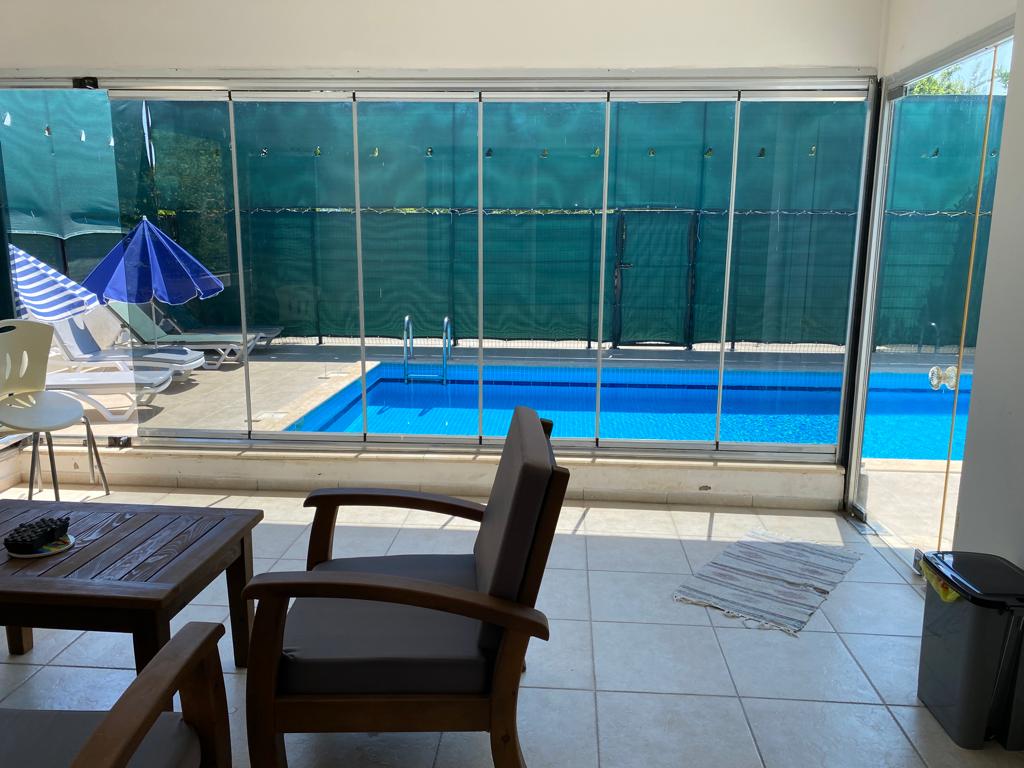 Karaçalı’da 414m² Arsada Müstakil Havuzlu 5+1 Lüks Triplex Villa 