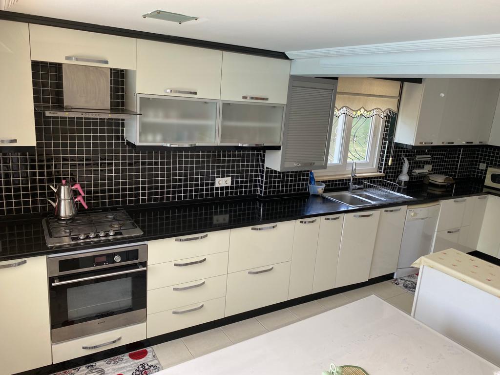 Karaçalı’da 414m² Arsada Müstakil Havuzlu 5+1 Lüks Triplex Villa 