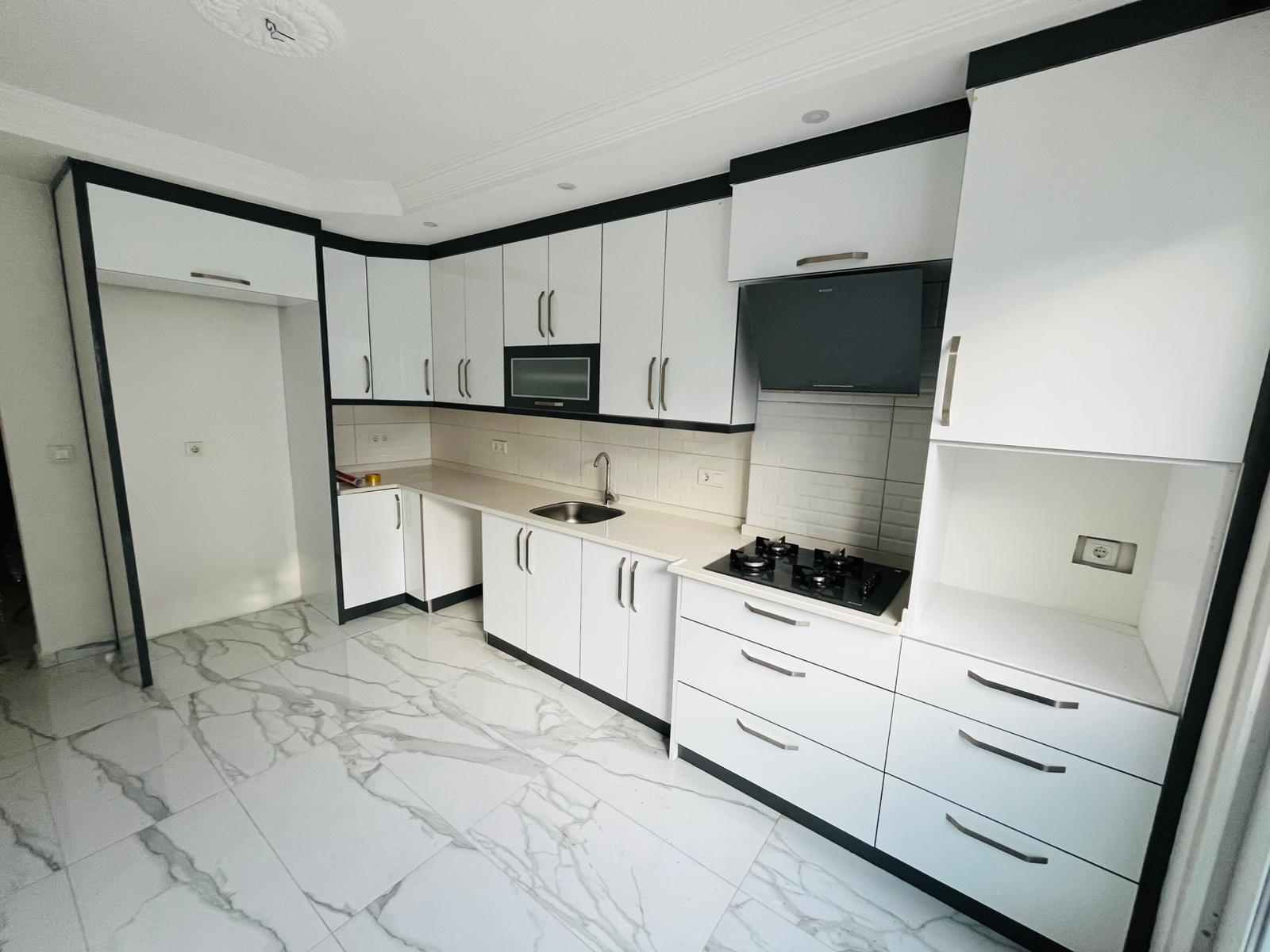 Kapalı Balkonu ve Geniş Yaşam Alanlarıyla 3+1 Özel Daire