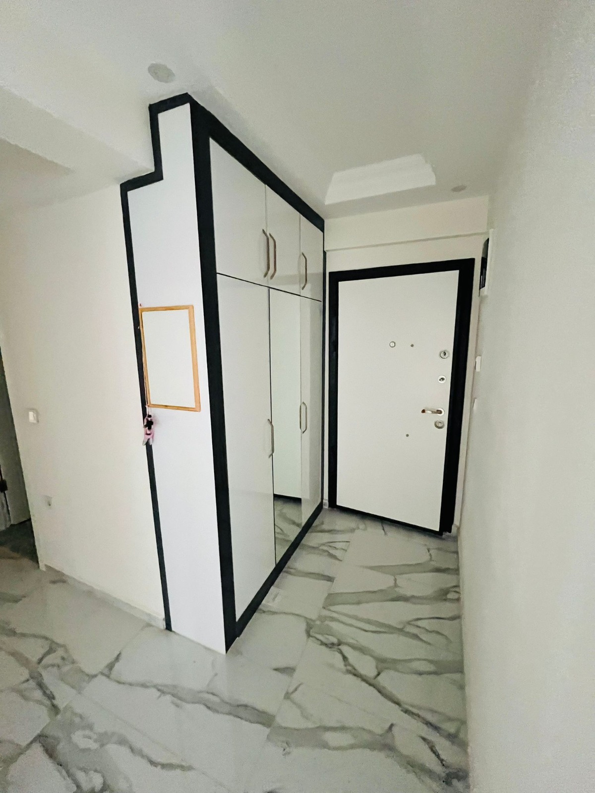 Kapalı Balkonu ve Geniş Yaşam Alanlarıyla 3+1 Özel Daire