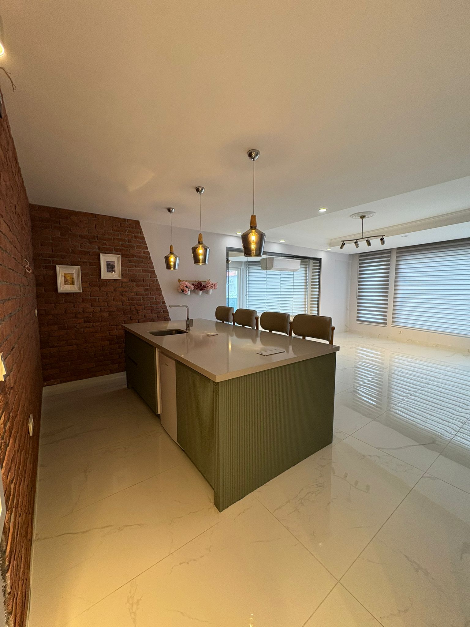 Dalaman Merkez Pazaryeri Kiralık 2+1 Ofis / İşyeri Uygun