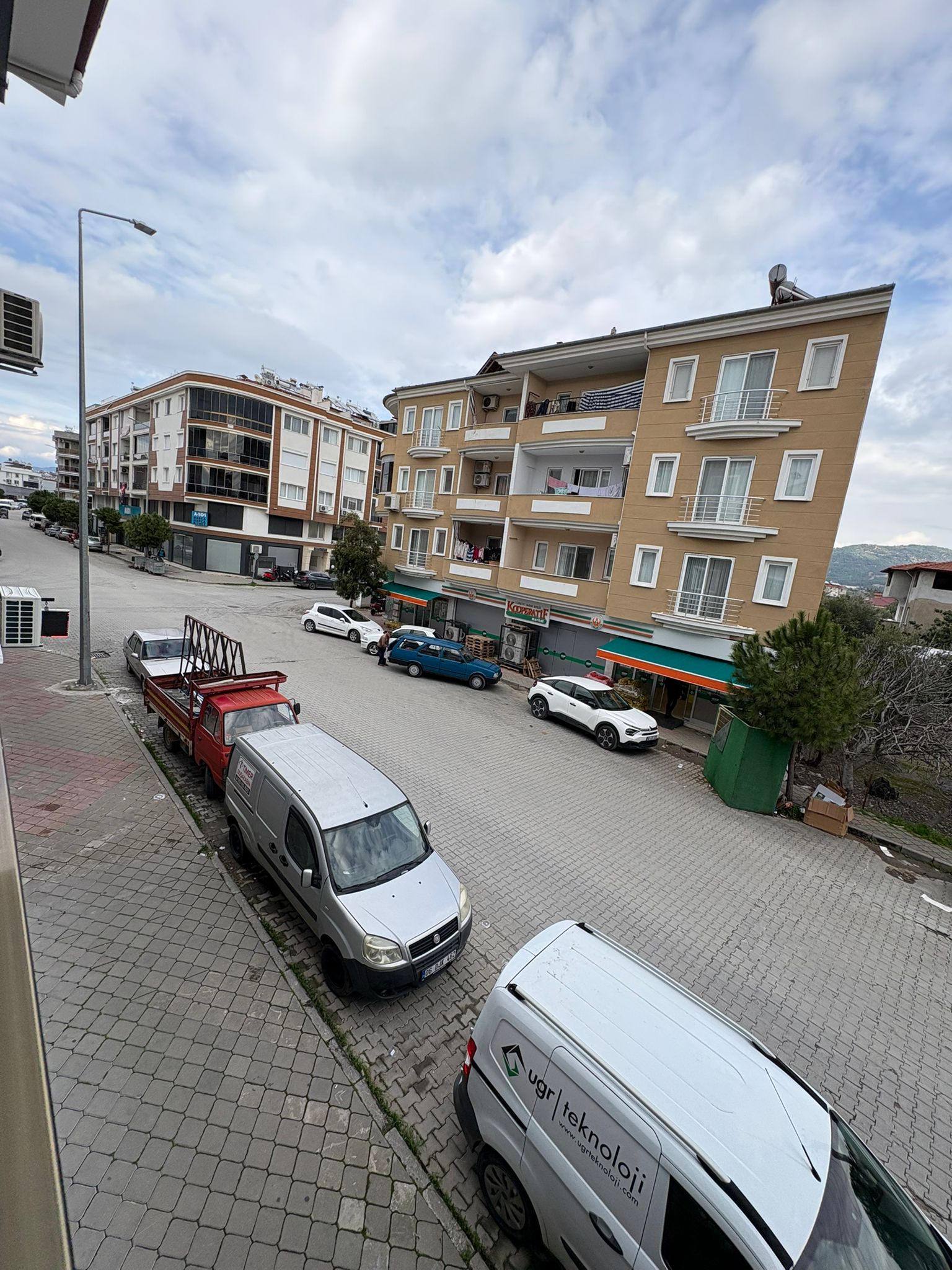 Dalaman Merkez Pazaryeri Kiralık 2+1 Ofis / İşyeri Uygun